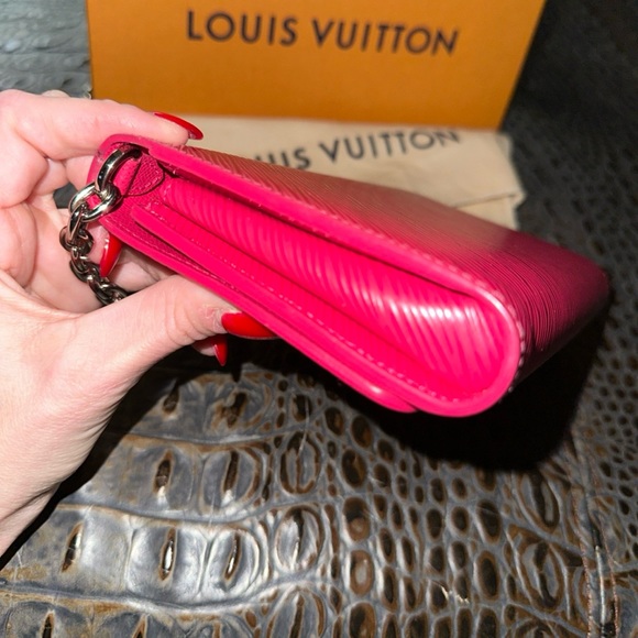 LOUIS VUITTON Epi Twist Chain Wallet Hot Pink - Picture 9 of 13